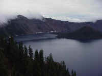 Crater_Lake_2.jpg (29508 bytes)